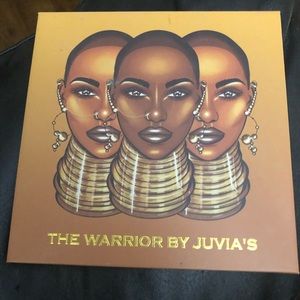 Two palettes juvias place